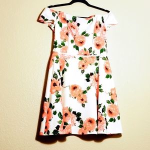 B. Darlin Spring Rose Floral Pattern Dress